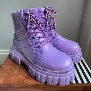 NIB Azalea Wang “Mercedes” Puffer Flatform Boots Lilac Purple Akira US 7 fits 8